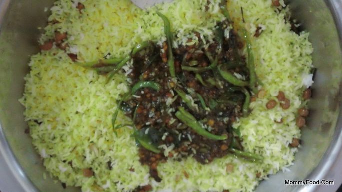 Pulihora after mixing all ingredients